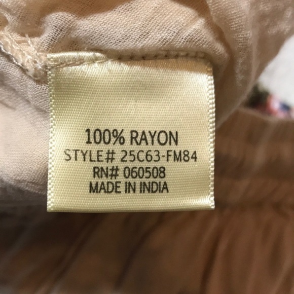 Francesca’s Blue Rain Hawkins Border Floral Shorts - Picture 8 of 8